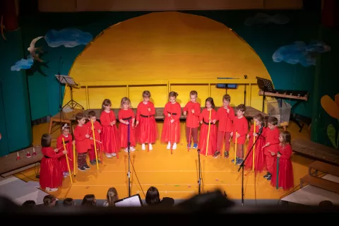 Program so pripravili zdaj&scaron;nji in nekdanji varovanci vrtca. / Foto: Primož Pičulin