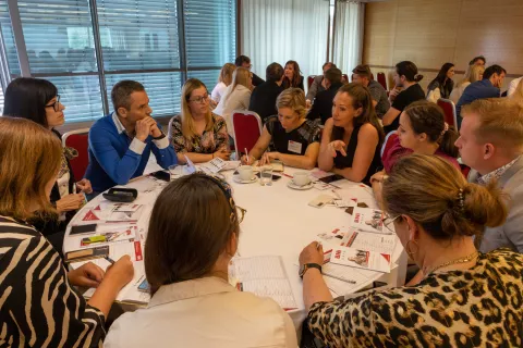 Srečanja se je udeležilo okoli 90 podjetnikov. / Foto: Nik Perne