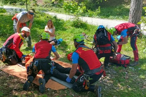 Ekipa GRS Škofja Loka je na tekmovanju v Logarski dolini zmagala. / Foto: arhiv GRS Škofja Loka