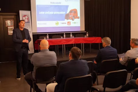 Zbrane je nagovoril tudi predsednik sekcije in podpredsednik OZS Peter Pi&scaron;ek. / Foto: Ale&scaron; Senožetnik