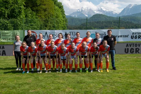 Ženski nogometni klub Cerklje na Gorenjskem / Foto: Primož Pičulin
