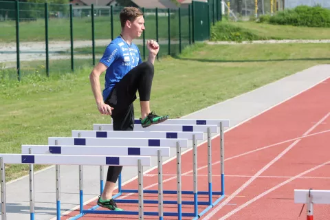 suhi kondicijski trening začetek priprave poletna sezona smučarski skoki Kranj športni park skakalci / Foto: Gorazd Kavčič