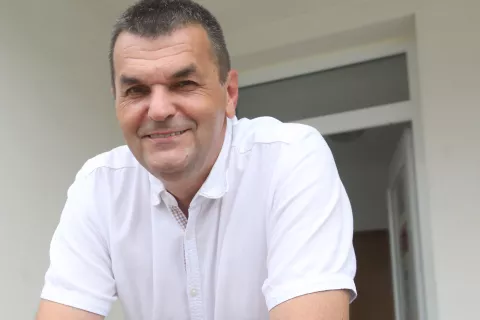 Boris Horvat je predsednik Medobčinskega društva gluhih in naglušnih za Gorenjsko, AURIS Kranj naglušni aparat uho sluh / Foto: Gorazd Kavčič