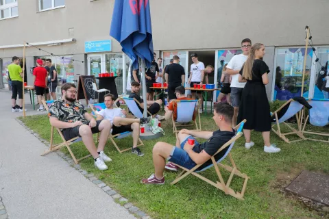 TM23 Teden mladih mladinski festival beer pong in henganje / Foto: Tina Dokl