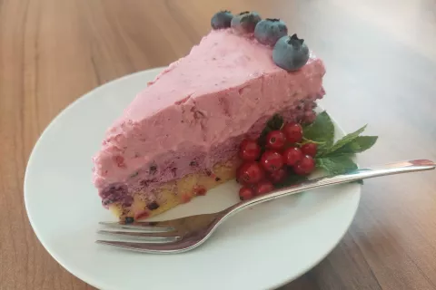 Skutina torta za jagodičevjem / Foto: Erika Jesenko