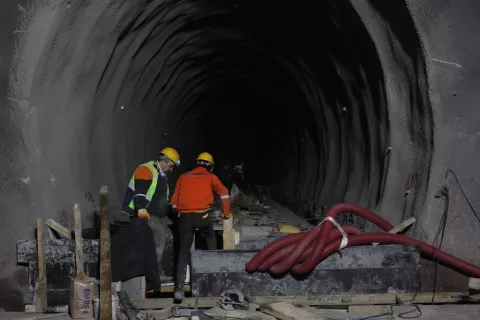 Dela potekajo v tako imenovanem metanskem režimu, kajti pod Karavankami so večje koncentracije metana. / Foto: Gorazd Kavčič