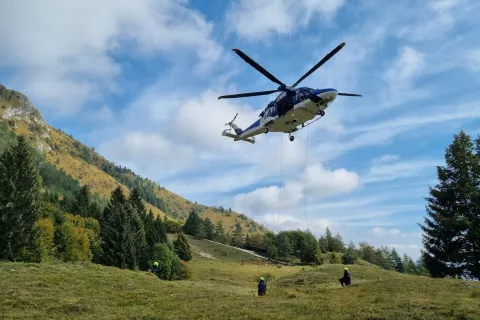 helikopter policija gorsko re&scaron;evanje gorske nesreče / Foto: Jasna Paladin