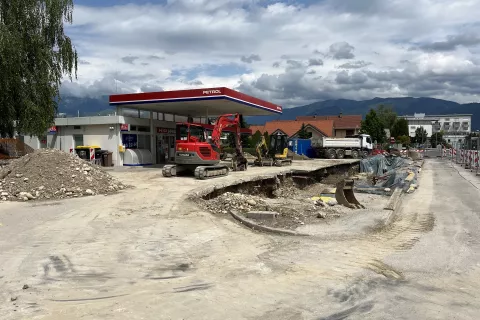 Prenova bencinskega servisa na Ljubljanski cesti v Kamniku / Foto: Ale&scaron; Senožetnik