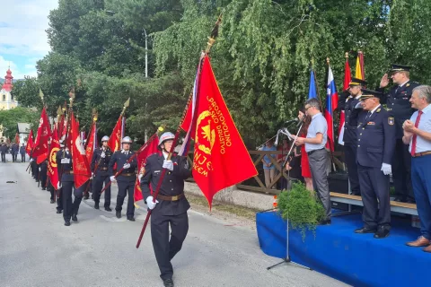 V sklopu praznovanja visoke obletnice so gasilci iz Begunj pripravili tudi veliko parado, ki so jo na častni tribuni spremljali predsednik PG Begunje Klemen &Scaron;tefelin, poveljnik Rok Justin in častni član Niko Legar, podpredsednik GZ Slovenije in predsednik GZ Gorenjske Jože Derlink, poveljnik GZ Radovljica Janez Koselj in župan Občine Radovljica Ciril Globočnik.
