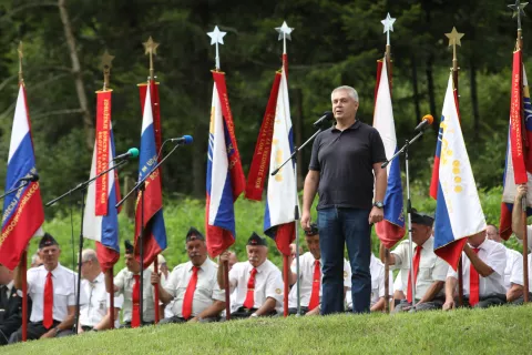 položitev venec počastitev spomin na vse žrtve Selška dolina Plečnikov spomenik Dolenja vas / Foto: Gorazd Kavčič