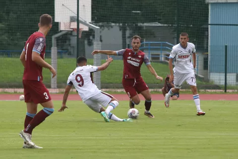 prijatelska tekma nogomet NK Triglav bivši turški prvak ekipa Trabzonspor pred sezona 2023-24 park stadion Stanko Mlakar Kranj / Foto: Gorazd Kavčič
