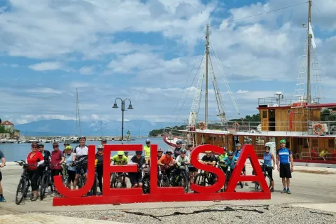 Naši popotniki v Jelsi na Hvaru / Foto: Grega Flajnik