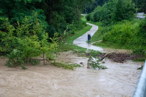 Dopoldanske razmere v Kamniku / Foto: Aleš Senožetnik