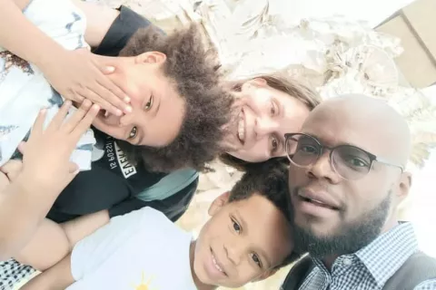 Tina Volčič s partnerjem in otrokoma / Foto: Osebni Arhiv