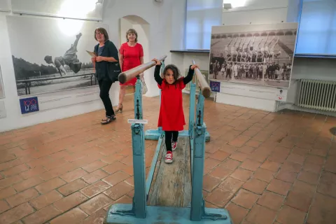 Jeseniški sokol gorenjesavski muzej Jesenice in gostujoča razstava Prvi stadion in prva tovarna športnega orodja na Slovenskem Tehniški muzej Slovenije / Foto: Tina Dokl