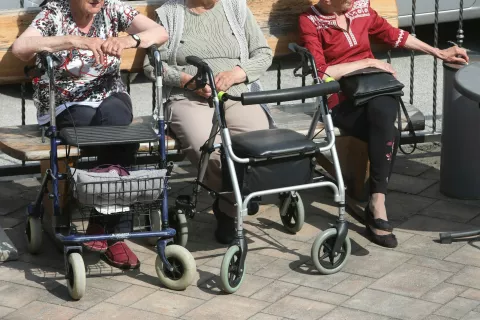 starejši upokojenci nasilje / Foto: Gorazd Kavčič