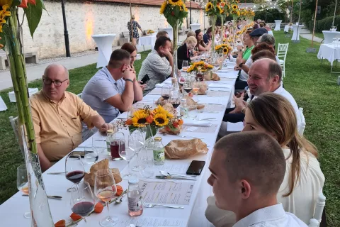 ab - dolga miza kranj 2023 / Foto: Alenka Brun