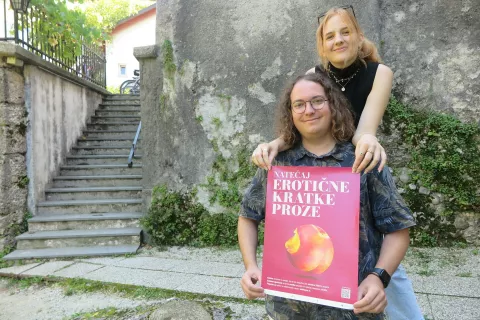 Urednika in selektorja na natečaju erotične kratke proze: Hana Bujanović Kokot in Gašper Stražišar / Foto: Igor Kavčič