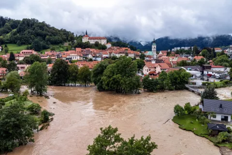 Rezultati vzorčenja kažejo, da sedimenti na porečjih glavnih gorenjskih rek niso onesnaženi z nevarnimi kovinami in mineralnimi olji. Fotografija je simbolična. / Foto: Andrej Tarfila