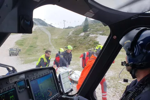 helikoptersko reševanje helikopter policija gorski reševalci Vogel / Foto: Pu Kranj