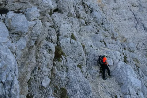 Zavarovana pot čez Kriško steno. / Foto: Jelena Justin