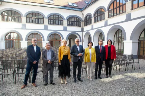 Slovenski turizem, ki po epidemiji okreva hitreje od svetovnega povprečja, je pred izzivi zelenega prehoda in pomanjkanja kadrov. / Foto: Aleš Senožetnik