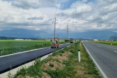 Del trase poteka tudi ob regionalni povezavi med Kamnikom in Meng&scaron;em. / Foto: Občina Menge&scaron;