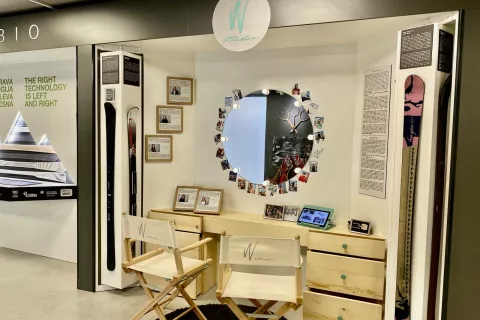 Letos v muzeju zaznamujejo tudi dvajsetletnico W Studia, ene od prvih športnih znamk, ki se je pred dvema desetletjema sistematično lotila razvoja športne opreme, namenjene ženskam. / Foto: Elan