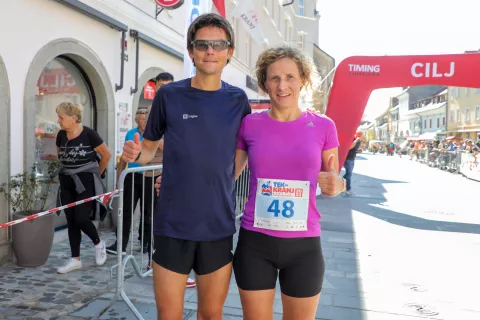 Na deset kilometrov sta bila najhitrej&scaron;a Rok Puhar in Anita Krek. / Foto: Tina Dokl
