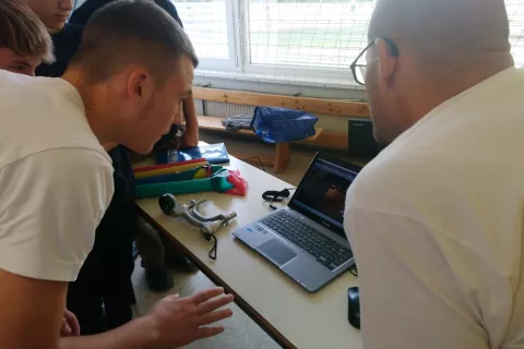 Svoje delo so med drugim predstavili zaposleni Univerzitetnega kliničnega centra Ljubljana. / Foto: Arhiv šole