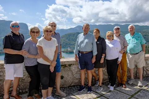 Brez obiska Blejskega gradu seveda ni &scaron;lo. Z njimi je bil tudi nekdanji dolgoletni župan Bleda Janez Fajfar. / Foto: osebni arhiv
