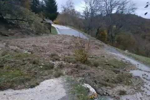 Na območju Bohinja se je sprožilo več zemeljskih plazov. / Foto: Pgd Bohinjska Bistrica 