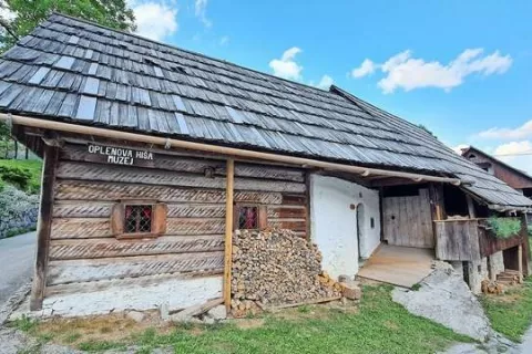 V Občini Bohinj ohranjajo dedi&scaron;čino v treh muzejih: Muzeju Tomaža Godca v Bohinjski Bistrici, Eko muzeju Oplenova domačija pod Studorom (na fotografiji) in Plan&scaron;arskem muzeju v Stari Fužini. / Foto: arhiv Gorenjskega glasa