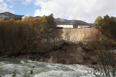 zemeljski plaz Bohinjska bela vas Obrne voja&scaron;nica Bo&scaron;tjana Kekca reka Sava Bohinjka dež padavine / Foto: Gorazd Kavčič