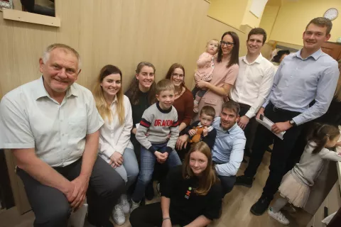 10. srečanje "Družina Poje" Adergas petje družinski člani / Foto: Gorazd Kavčič