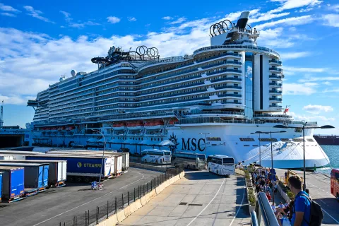 Potniška velikanka MSC Seaview (Valletta) je ploveči babilon, z njo smo šest dni križarili po zahodnem Sredozemlju. / Foto: Robert Frantar