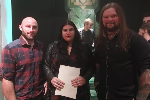 Prejemnika bronastih Kurnikovih značk Jurij Turk in Katarina Fras skupaj s predsednikom dru&scaron;tva Anžetom Bizjakom (z leve) / Foto: Gorazd Kavčič