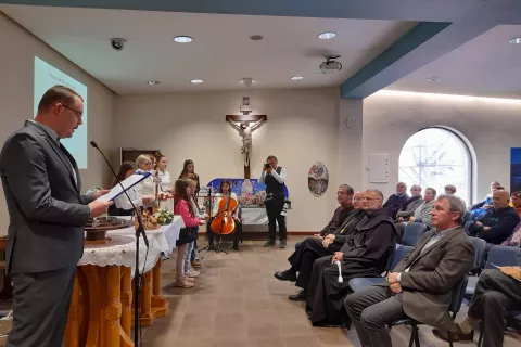 Na brezjanskem simpoziju o zgodovini postavljanja jaslic je bil poudarjen pomen dejanja Franči&scaron;ka Asi&scaron;kega pred 800 leti. / Foto: Jože Ko&scaron;njek