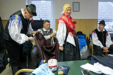 letni koncert folklorno društvo Preddvor gostje ljudski pevci Hiša čez cesto Kulturni dom Preddvor / Foto: Tina Dokl