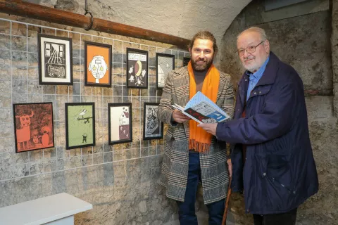 razstava Prešernovi nagrajenci in pesnenje avtor razstave Gašper Peternel Prešernova hiša Kranj / Foto: Tina Dokl