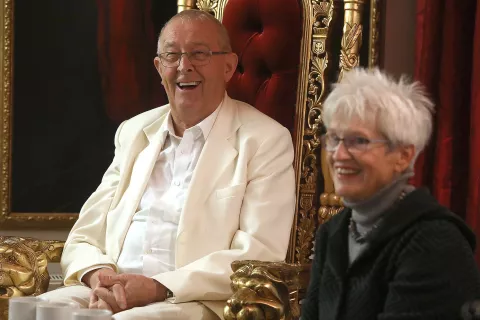 predstavitev knjiga "Lepo je biti star" jezuit duhovnik Jože Roblek Bašelj grad Dvor Preddvor / Foto: Gorazd Kavčič