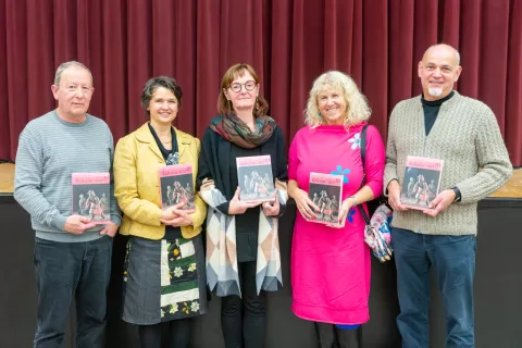 Uredni&scaron;ki odbor: Rudi Rejc, Tadeja &Scaron;u&scaron;tar, Katarina Primožič, Irena Prevc Hajdinjak in Andrej Bogataj. Na sliki manjkata Anja Čufar in Ale&scaron; Primožič. / Foto: Simon Benedičič