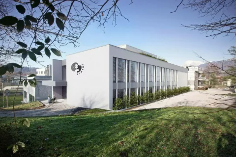 Takole bo po dokončanju del videti prizidek, v katerem bo prostor tudi za šest učilnic. / Foto: Cirius Kamnik