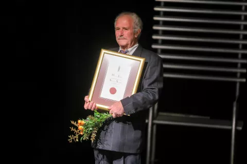 53. podelitev nagrad Sklada Staneta Severja na fotografiji Matjaž Eržen Loški oder dobitnik nagarade za življensko delo v slovenskem ljubiteljskem gledališču / Foto: Tina Dokl