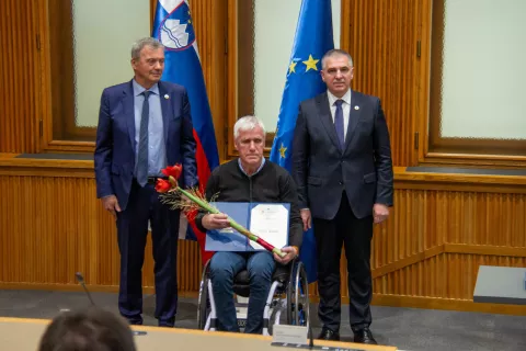 Predsednik mandatno-imunitetne komisije državnega sveta Jože Smole, Peter Robnik in Marko Lotrič / Foto: Jan &Scaron;u&scaron;tar