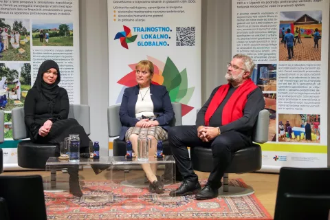 Na okrogli mizi so razpravljali Faila Pašić, Nada Šmid in Albin Keuc. / Foto: Tina Dokl