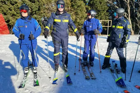 hrvaška policista na smučiščih / Foto: Policija