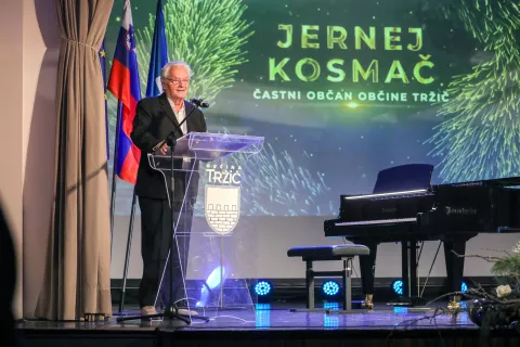Jernej Kosmač na podelitvi priznanja za častnega občana / Foto: Tina Dokl