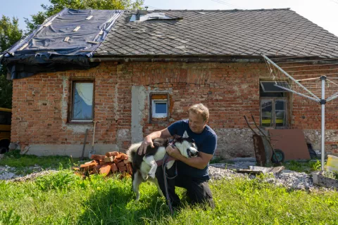 Dobrodelna akcija društva Auris - Bojanova streha nad glavo / Foto: Primož Pičulin