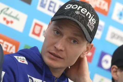 novinarska konferenca tiskovka smučarji skakalci pred sezona 2023-24 odhod tekma Finska smučarski skoki sneg svetovni pokal SZS smučarska zveza Slovenije / Foto: Gorazd Kavčič